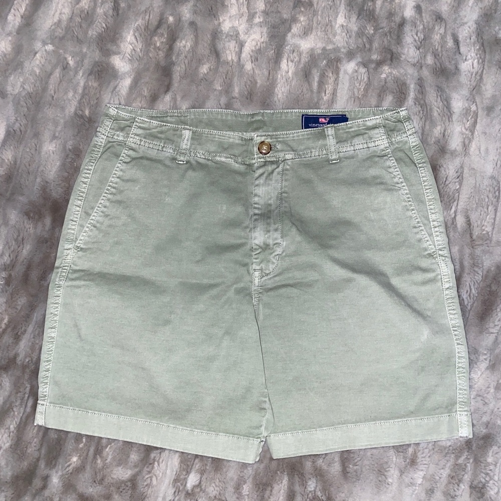 Vineyard Vines Green Shorts